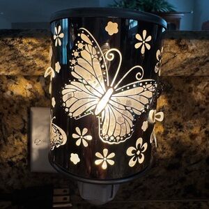 Butterfly SilverTone Plug InWax Essential Oil Warmer Very Pretty Shadows